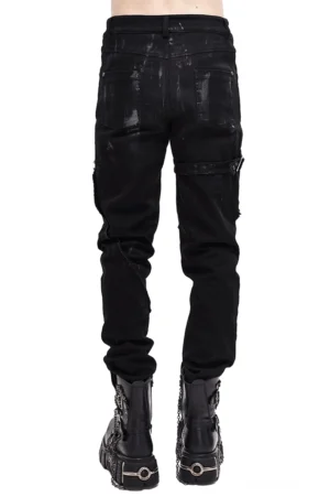 Rückansicht schwarze Gothic Slim-Fit Hose mit Distressed-Textur, seitliche Cargo-Pocket und verstellbarem Riemendetail
