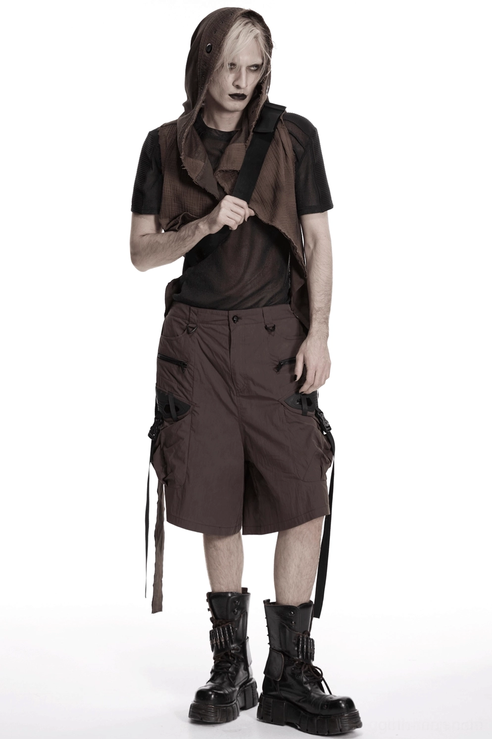 Paracord-Griffgriff und inneres Organisationssystem der schwarzen Gothic Sling Umhängetasche – Funktionale Aufteilung und Trageflexibilität