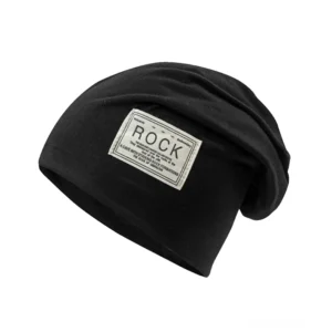 Schwarze Gothic Slouch Strickmütze mit besticktem Patch Vorderansicht alternative Kopfbedeckung