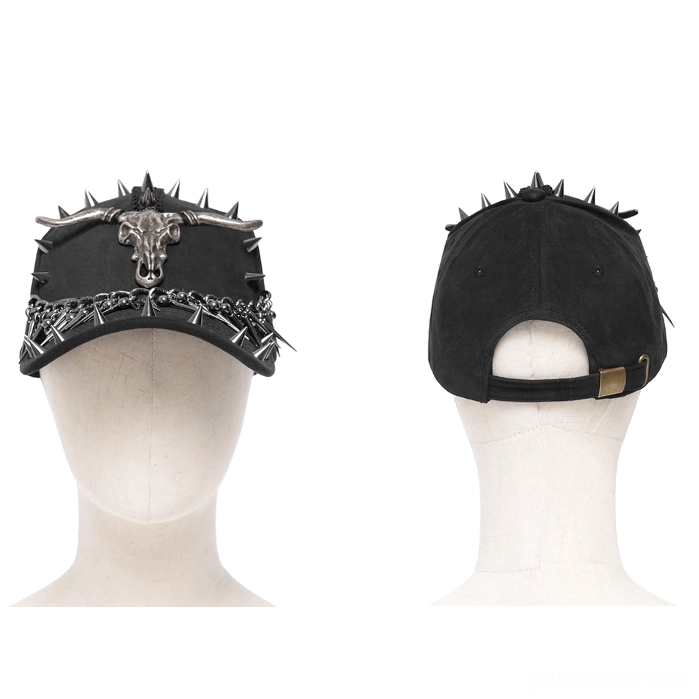 Schwarze Punk Gothic Baseball Kappe mit Bullschädel und Metallketten – Split-Ansicht Vorder- und Rückseite auf Schaufensterpuppe – verstellbarer Metallriemen
