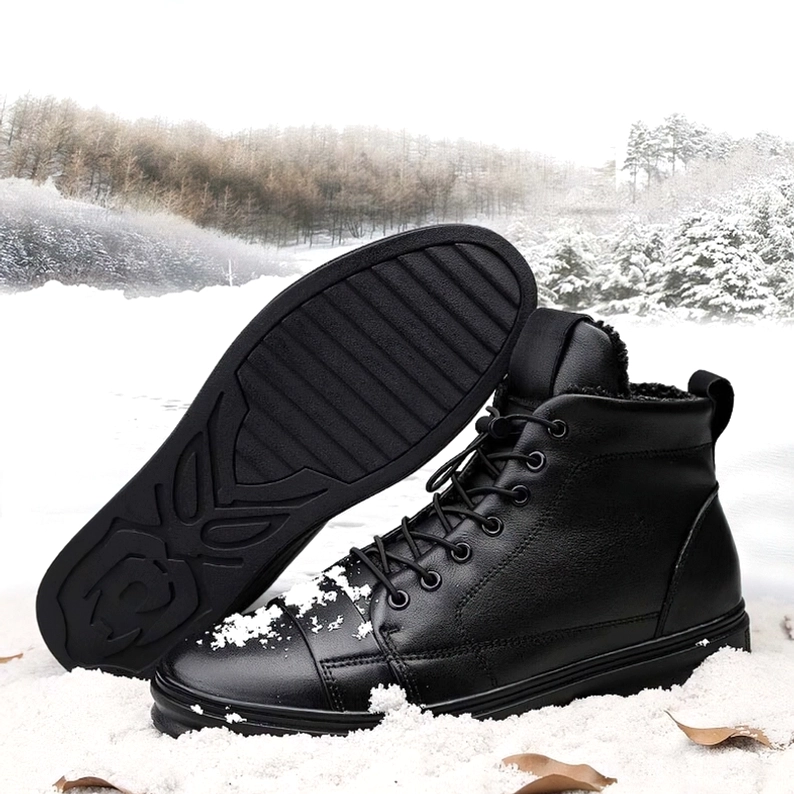 Schwarze Gothic Stiefel Herren Fersenbereich Detailansicht Absatzhöhe Boot Proportionen