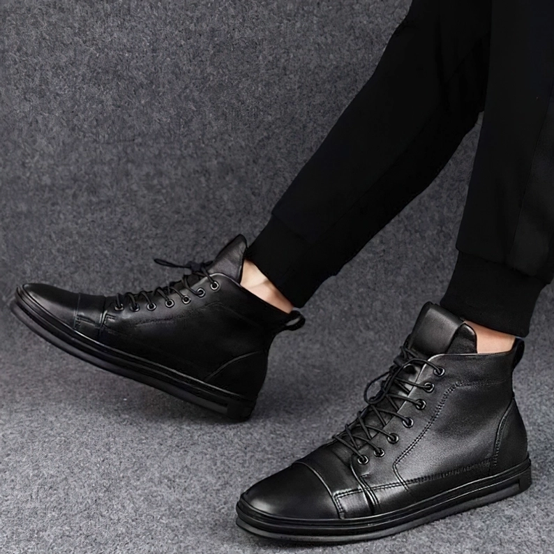 Schwarze echte Leder Gothic Stiefel Herren Zehenbox Detail Rundzehenspitze Form Konstruktion