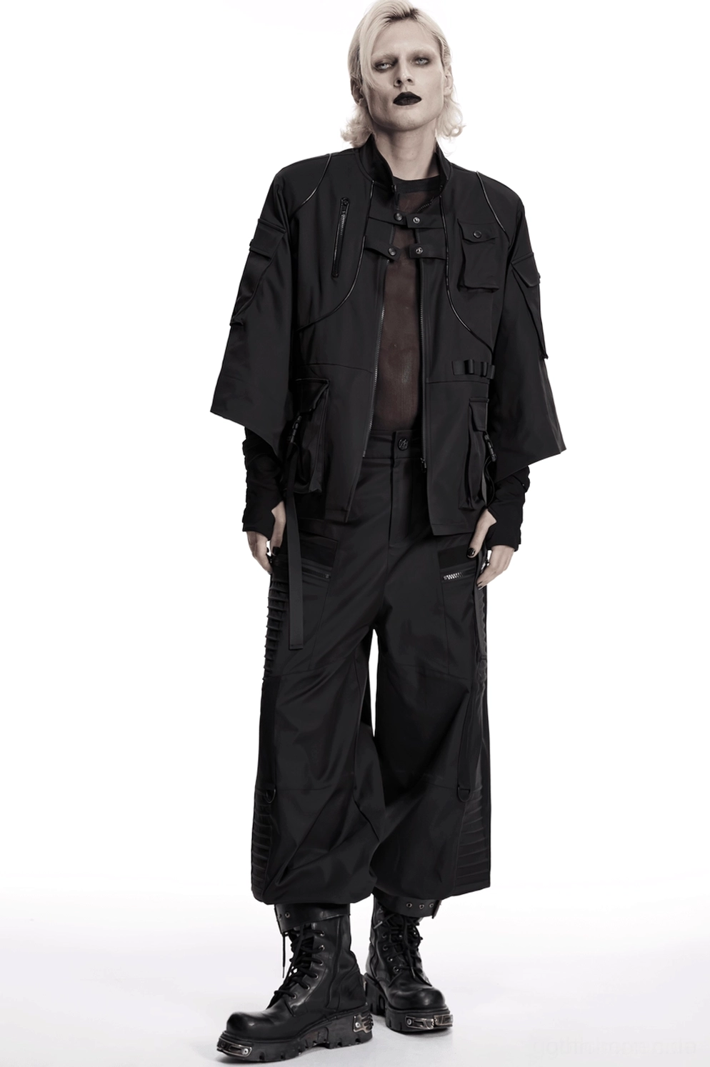 Schwarze Gothic Techwear Utility Jacke vollständige Produktpräsentation zeigt lockere Passform-Silhouette und industrielle alternative Mode-Ästhetik