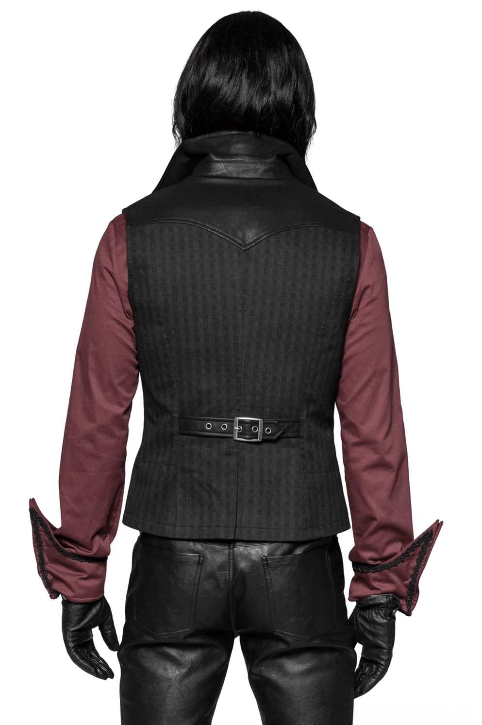 Schwarze Gothic Anzugweste Rückansicht auf männlichem Modell mit verstellbarem Taillenausgleichsgürtel – Steampunk Design Detailansicht
