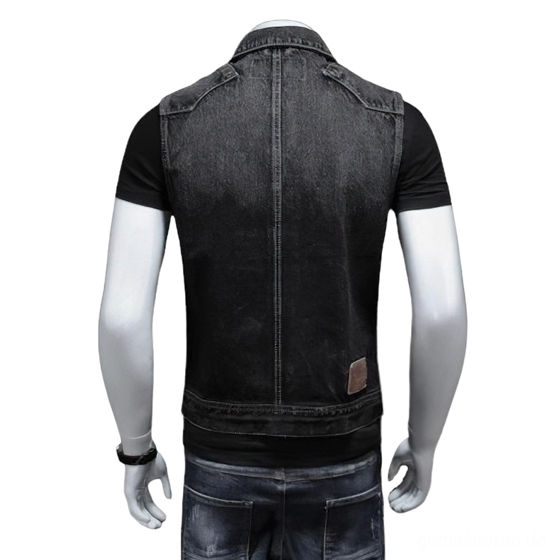 Schwarze Denim-Weste Rückansicht zeigt Sattel-Panel-Design und authentische verwaschene Denim-Textur der gotischen Bikerweste