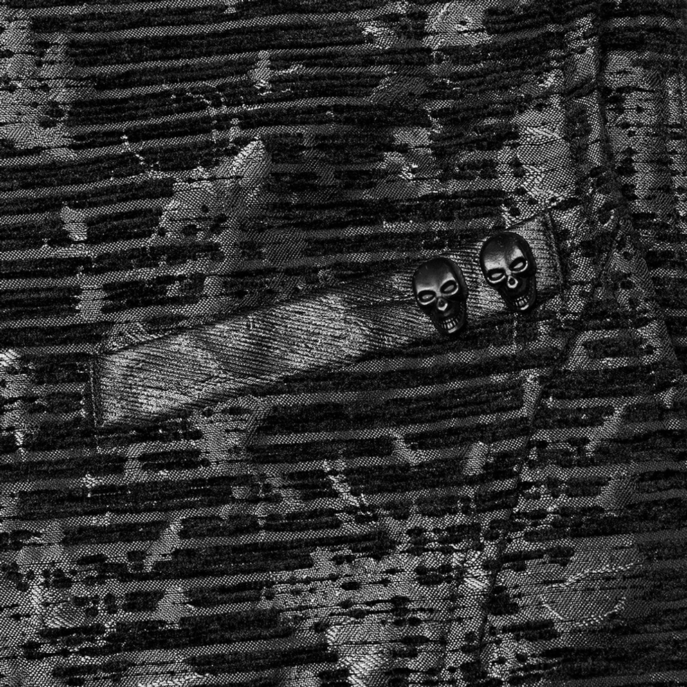 Detailschuss des schwarzen Jacquard-Gewebes der Gothic Anzugweste mit aufwändigem gestreiftem floralen Webmuster, zeigt Textur und handwerkliche Komplexität des Materials