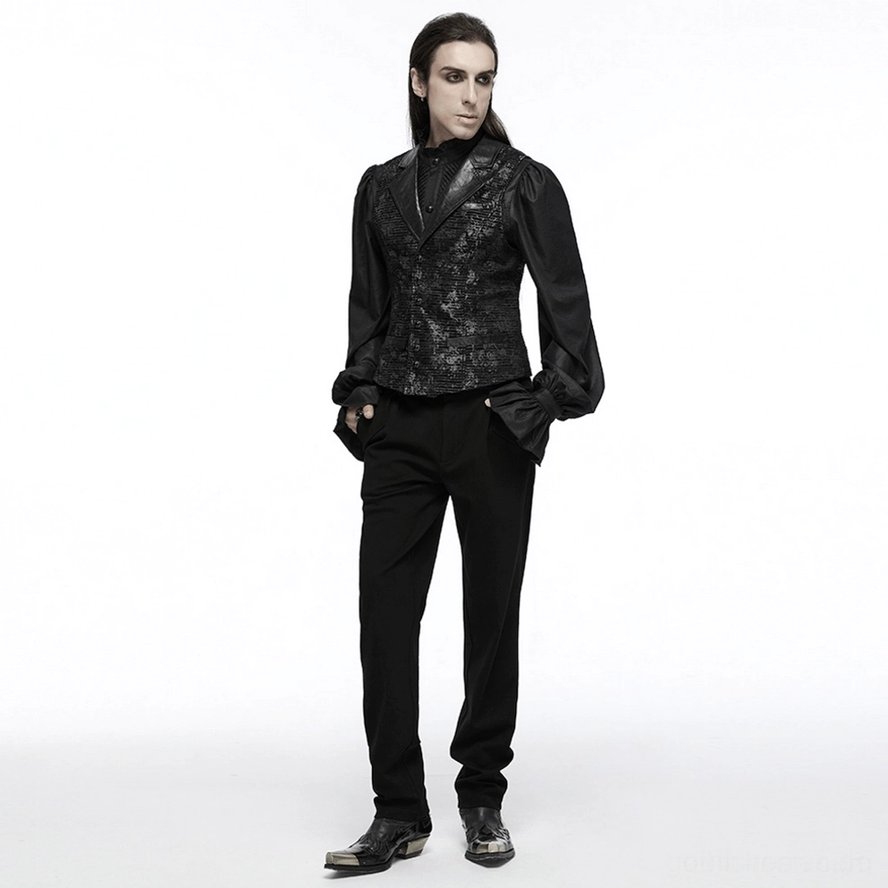 Styling-Look der schwarzen Gothic Anzugweste kombiniert mit komplementären Gothic-Modestücken, zeigt Vielseitigkeit und Alternative-Outfit-Inspiration für verschiedene Anlässe