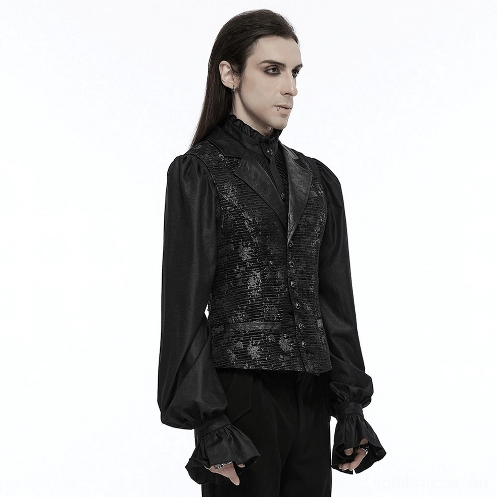 Alternative Ansicht der schwarzen Jacquard-Weste mit Fokus auf Taschendesign, Kunstleder-Akzente, Gesamtsilhouette und architektonische Details des Gothic-Schnitts
