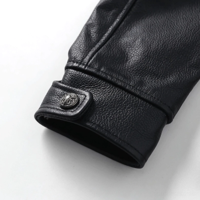 Herren schwarze Leder-Motorrad-Bikerjacke mit hochwertiger Verarbeitung und Gothic-Design-Elementen