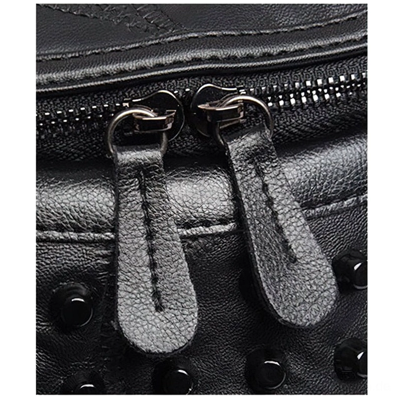 Schwarze Schafsleder Messenger Bag Reißverschluss-Closeup, zeigt Metallreißverschlüsse mit Lederriemen, geprägte Lederstruktur und Nieten-Details