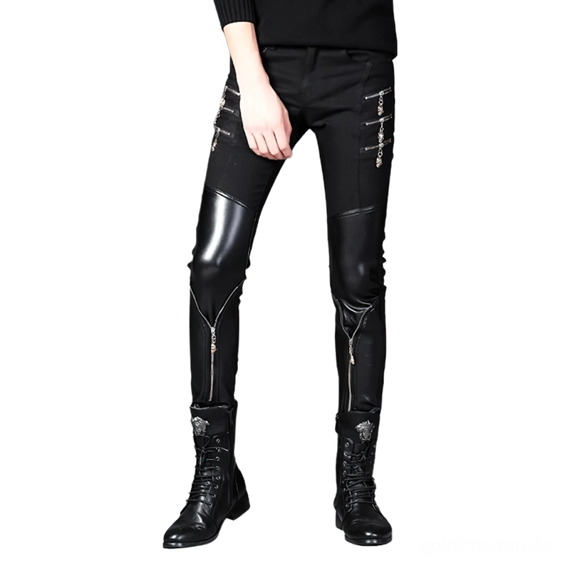 Front-Detailansicht schwarzer Patchwork-Gothic-Biker-Hose – Kunstleder-Knie-Paneele und Bein-Reißverschlüsse auf Slim-Fit-Trousers für Industrial-Punk-Ästhetik