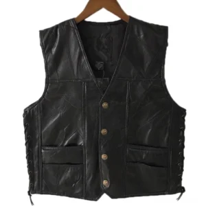 Schwarze Patchwork-Leder Gothic Weste Herrenmode Frontansicht mit vergoldeten Metallknöpfen und seitlichen Schnürdetails