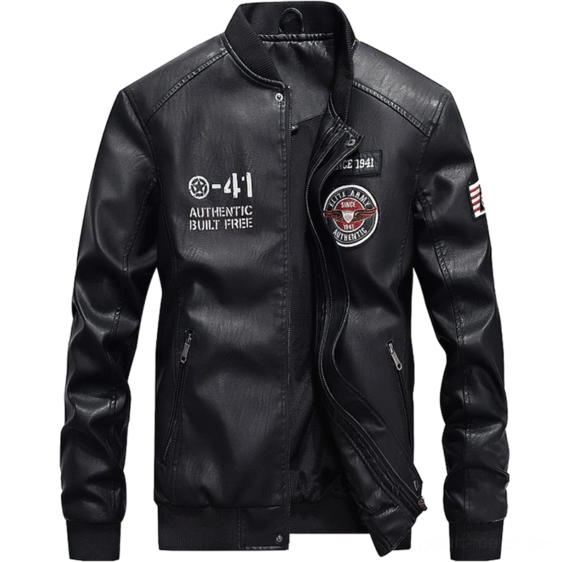 Schwarze PU Leder Bomberjacke halbgeöffnet zeigt Reißverschluss Details und Seitentaschen Gothic Motorrad Stil