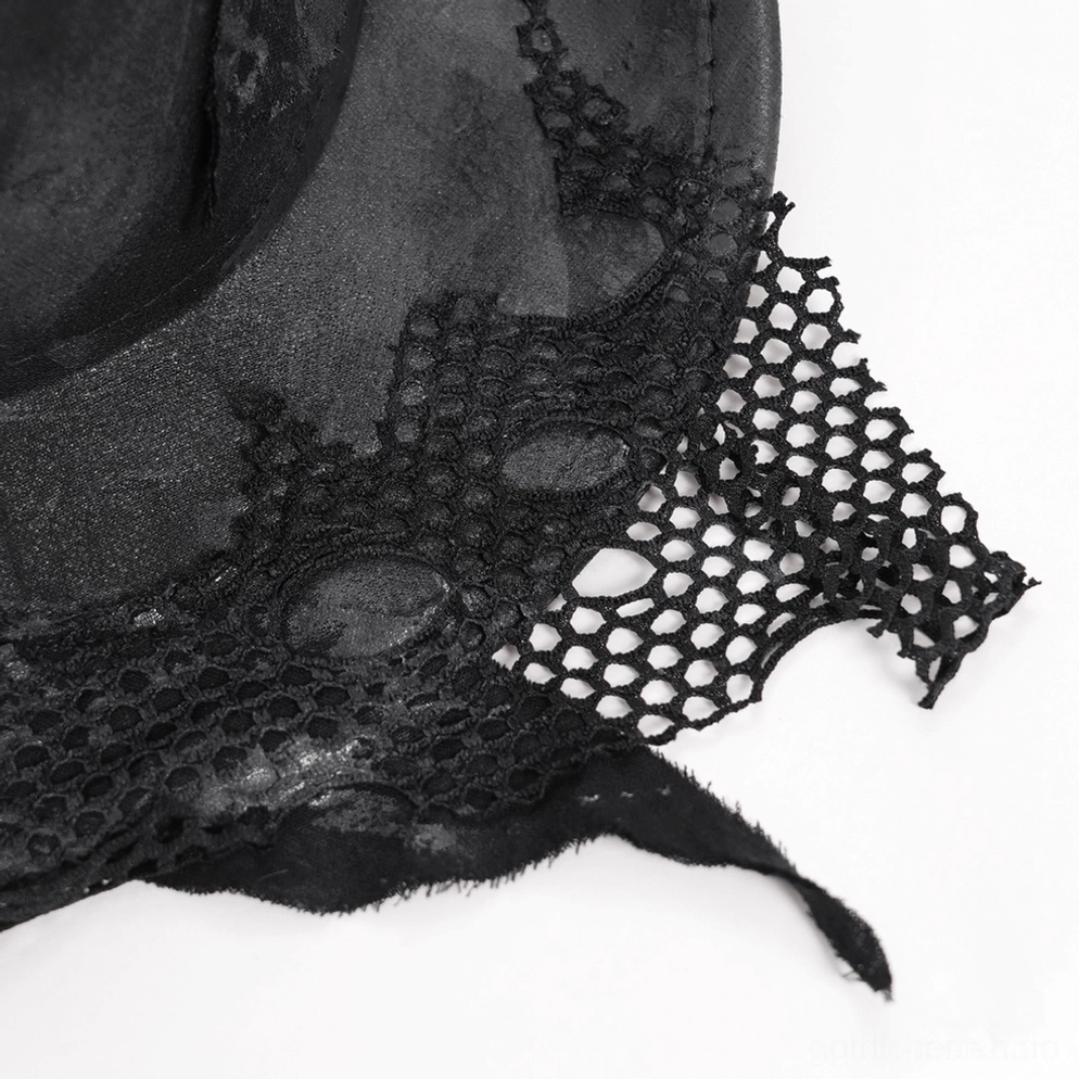 Schwarzer distressed Cowboy Hut Dreiviertelperspektive auf Schaufensterkopf mit Mesh- und Stoff-Verschleißdetails