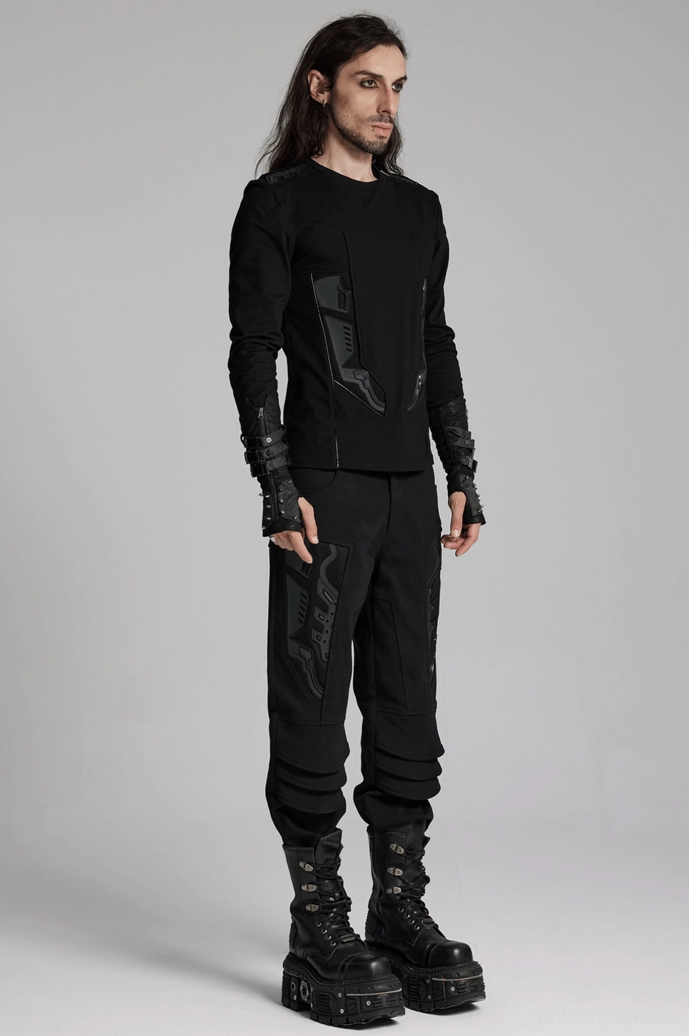 Schwarzer Gothic Cyberpunk Rüstungs-Sweater Pflegeanleitung mit Stoffzusammensetzung und Instandhaltungs-Empfehlungen