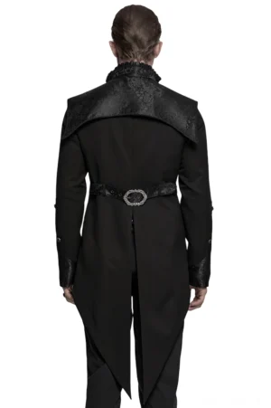 Schwarzer Gothic Gehrock Tuxedo Rückansicht zeigt geteilten Schoßdesign und dekorativen Taillengürtel mit Metall-Schnallen, architektonische Schulterumhang-Konstruktion