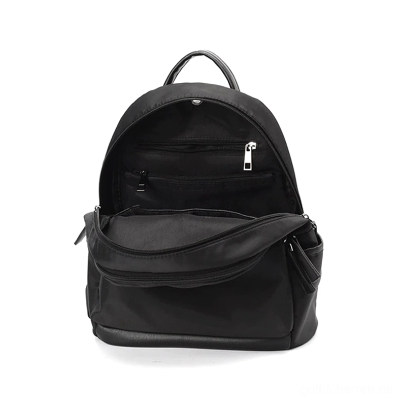 Schwarzer gothic Rucksack offen Vorderansicht Innenraum Reißverschlusstasche geöffnet Organizer