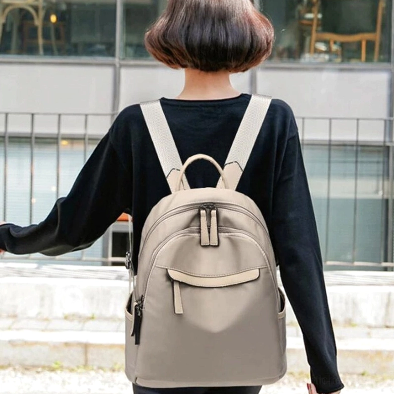 Schwarzer gothic Tagesrucksack wasserabweisend Oxford Stoff Material wasserabweisendes Design