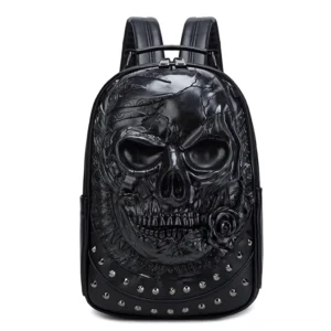 Schwarzer 3D-geprägter gothischer Schädel-Rucksack mit Nieten-Akzenten und Rosendetail - Frontansicht Alternative Mode Tasche