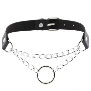 Schwarzer PU-Leder Gothic Choker mit silbernen Doppel-Curb-Ketten und zentralem O-Ring Pendant, verstellbarem Stiftverschluss, unisex Halsschmuck Flachaufnahme gothic kette