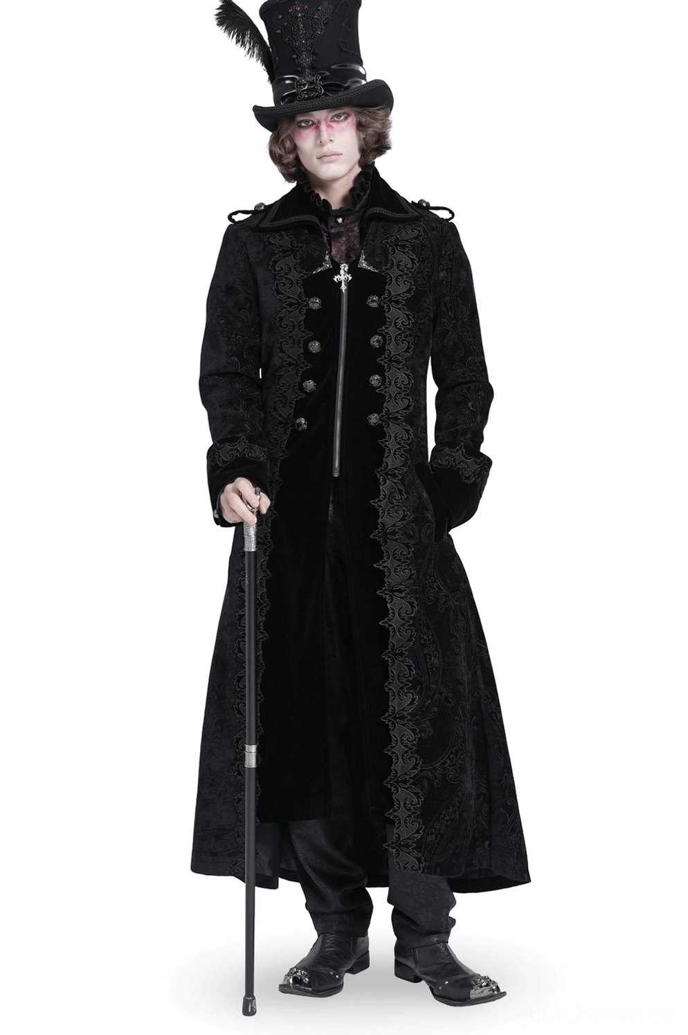 Schwarzer Samt-Gothic-Frack mit Brokat-Besatz, Frontalansicht auf Model mit Zylinder und Gehstock – elegante viktorianische Silhouette