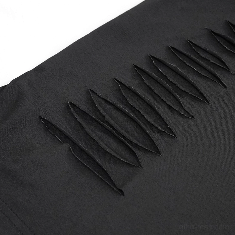 Detaillierte Ansicht des schwarzen Stoffs mit schmalem zerrissenem Schlitz-Designmuster und Seitenschnitten