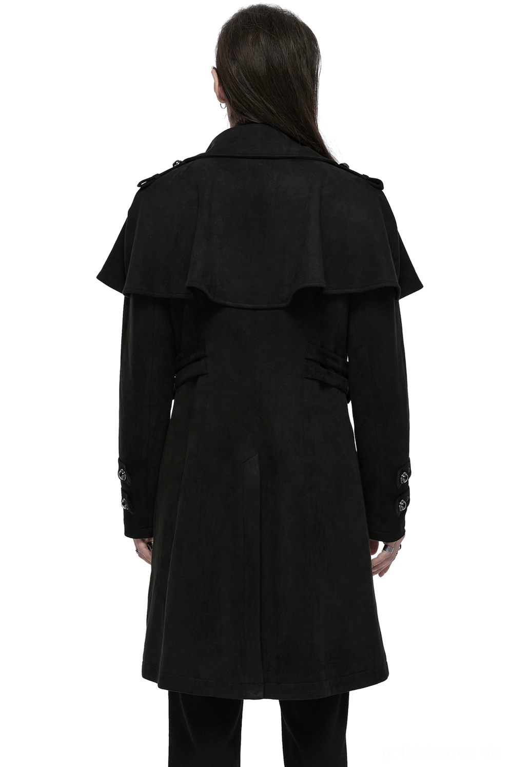 Schwarzer gotischer Suede-Mantel Rückansicht mit dramatischem Cape-Schulter-Design, tailiertem langen Schnitt und Rückenschlitz mit dekorativen Seitengurten