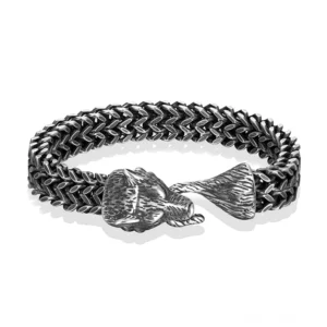 Schwarzer Wolfs-Kopf Gothic Armband flache Ansicht – Edelstahl Weizenkettendesign mit detailliertem Verschluss