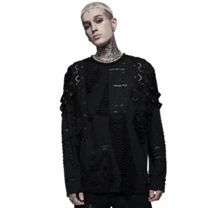 Schwarzes destruiertes Strick-Sweatshirt mit Metall D-Ringen Vorderansicht auf tätowiertem männlichem Model - gotisches Langarm-Oberteil mit zerrissenen Löchern und abnehmbaren Schlaufen