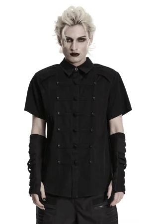 Schwarzes gotisches Frog-Button-Hemd mit Mandarin-Kragen Vorderansicht auf Modell mit Schädel-Metallverschlüssen und schwarzen Armschonern, punk-gotische Alternative Fashion