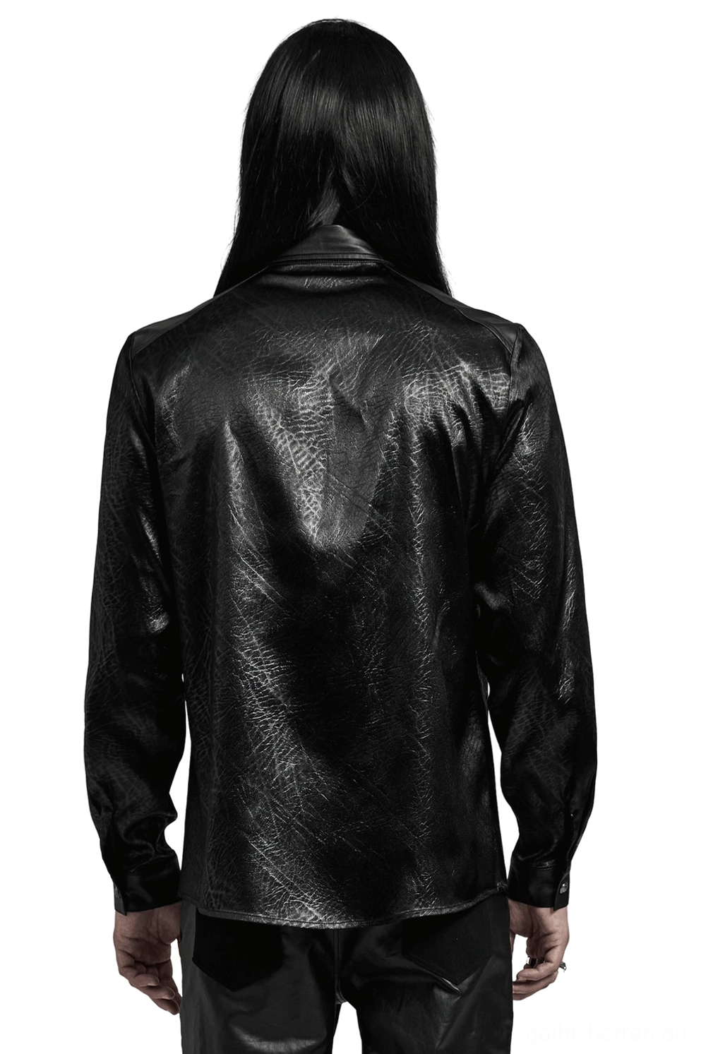 Schwarzes Gothic Hemd mit Crinkle-Leder Rückenansicht zeigt Nahtdetails taillierte Silhouette und strukturierte Faux-Leder-Textur der Splice-Panelierung