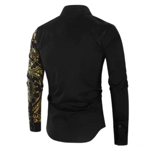 Gothic Hemd schwarze Hinteransicht mit Goldmuster Ärmeldetail und kariertem Krageninnenfutter, Slim-Fit Langarmhemd Alternative Stil