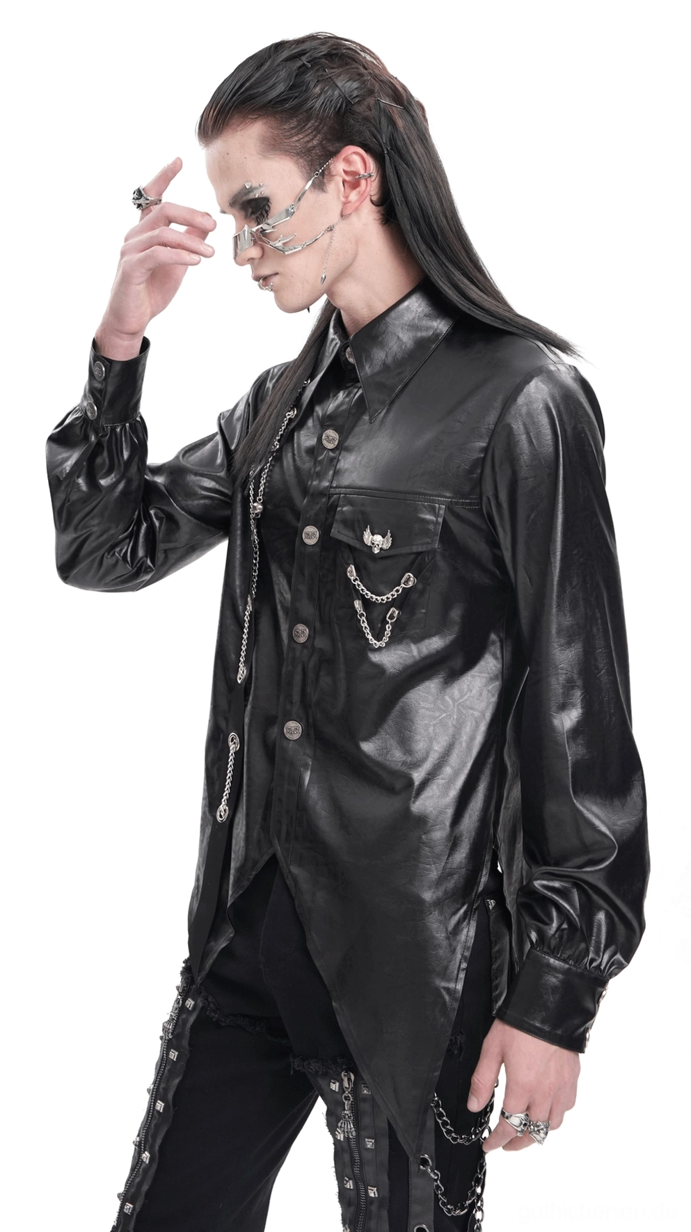 Gothic-Kunstleder-Hemd mit Knopfverschluss-Front, Kettenentasche mit Viktorianischem Design und asymmetrischem Saum