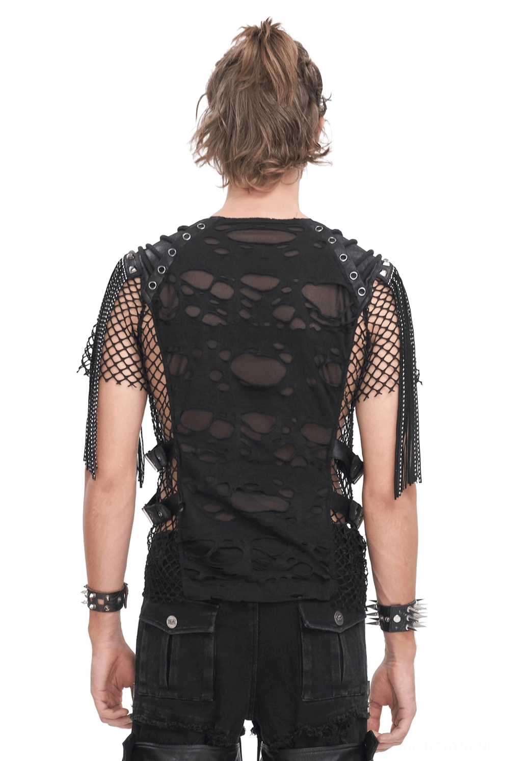 Rückansicht schwarzes Gothic Mesh T-Shirt mit Fransendetails und Grommet-Hardware - Darkware Mode kombiniert mit gegrommelter Hose