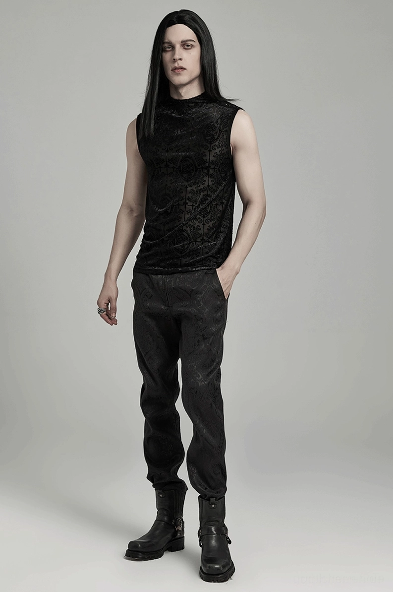 Vollkörper-Seitenansicht des schwarzen Gothic Mesh Tanks auf männlichem Model mit dunkler Hose und schwarzen Combat Boots, komplettes Styling