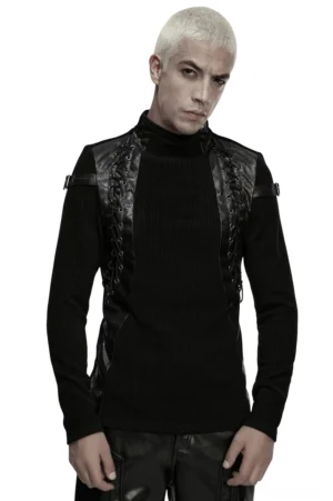 Schwarzes Gothic Mock-Neck Sweatshirt mit Kunstleder-Schnürpanelen und Metallösen in Vorderansicht auf männlichem Model vor weißem Hintergrund mit schwarzer Lederhose kombiniert
