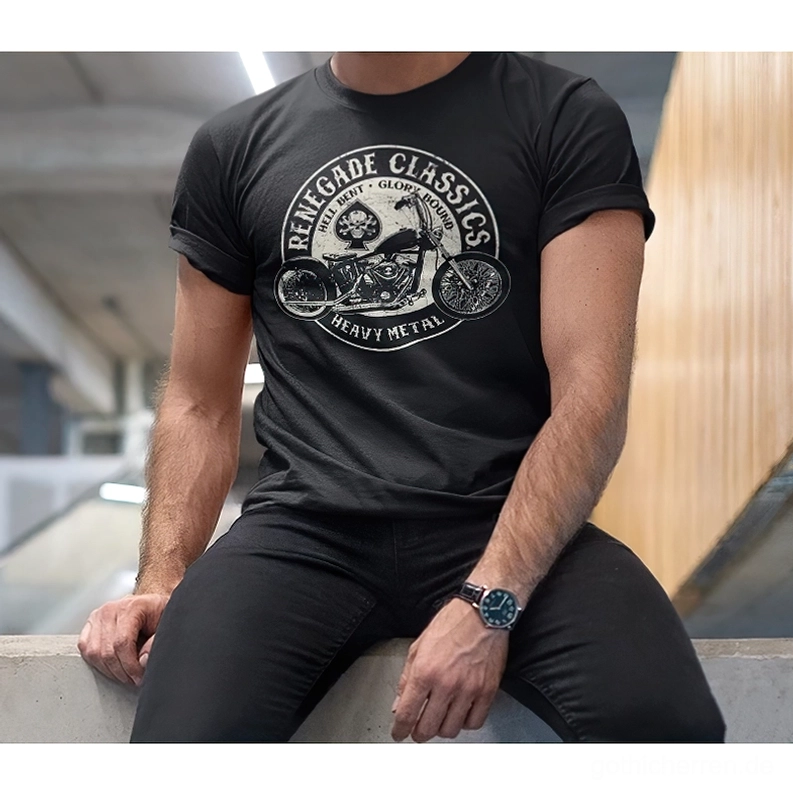 Schwarzes Gothic Motorrad T-Shirt auf Model Herren Casual Styling Close-up Industrial Look
