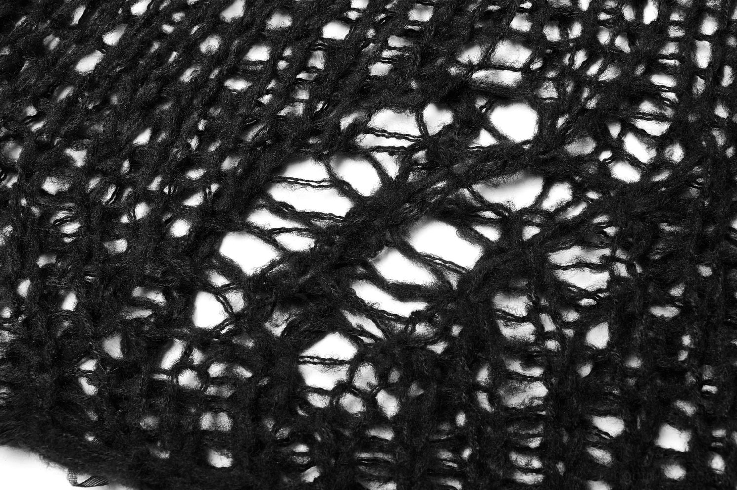 Makroaufnahme der schwarzen Netzmaschenstruktur zeigt regelmäßiges Gittermuster und flauschiges Fadenmaterial mit hoher Detailgenauigkeit