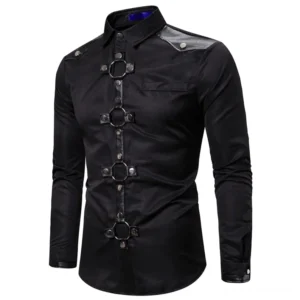 Schwarzes Gothic Nieten-Hemd in Slim Fit mit Lederschulter-Applikationen und Metallring-Details, Frontansicht – Industrial Gothic Herrenhemd