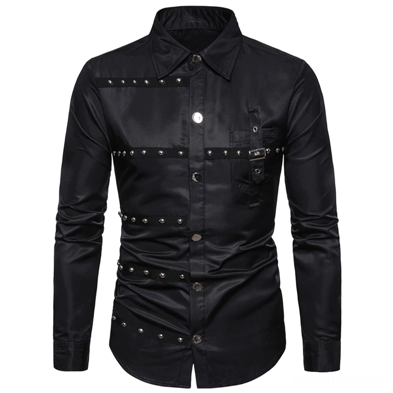 Schwarzes Gothic-Nieten-Hemd Vorderansicht mit asymmetrischen Metallnietgurten und Knopfleiste