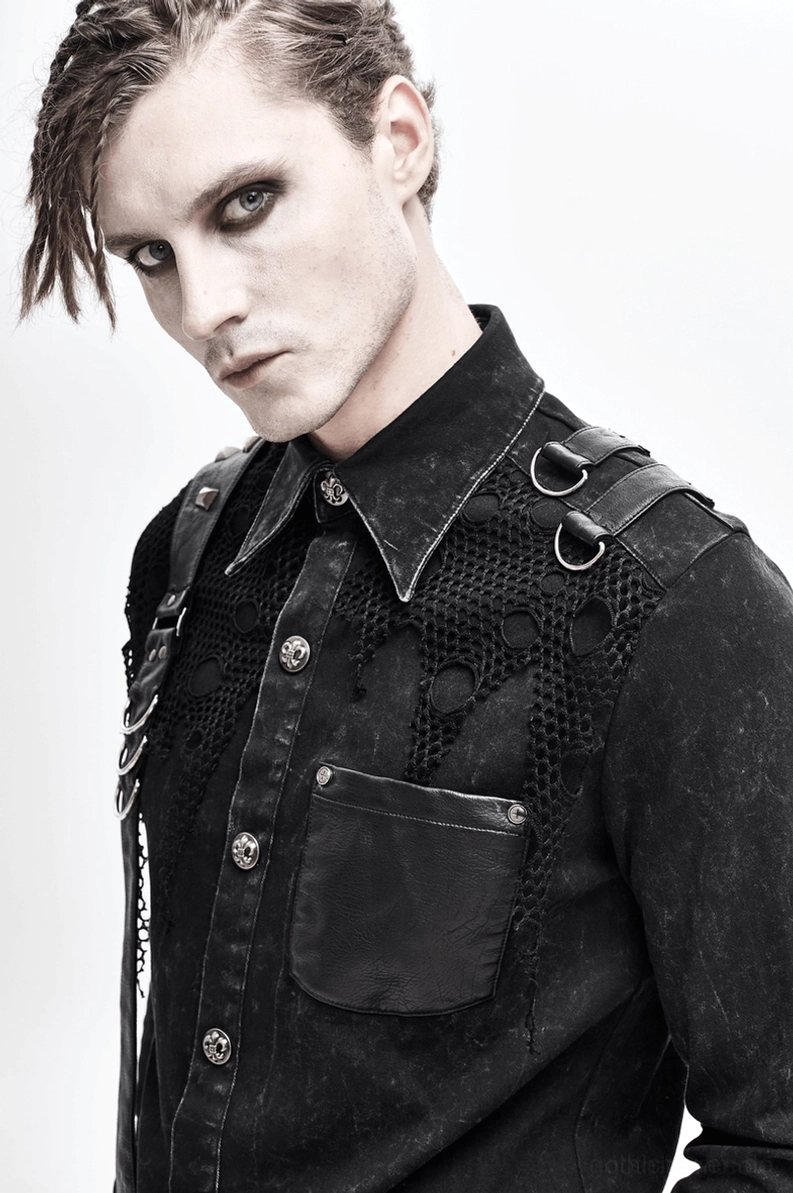Schwarzes Gothic-Punk-Hemd Hardware-Nahaufnahme mit Metallverschluss, Niete und D-Ring-Details auf PU-Ledergurten