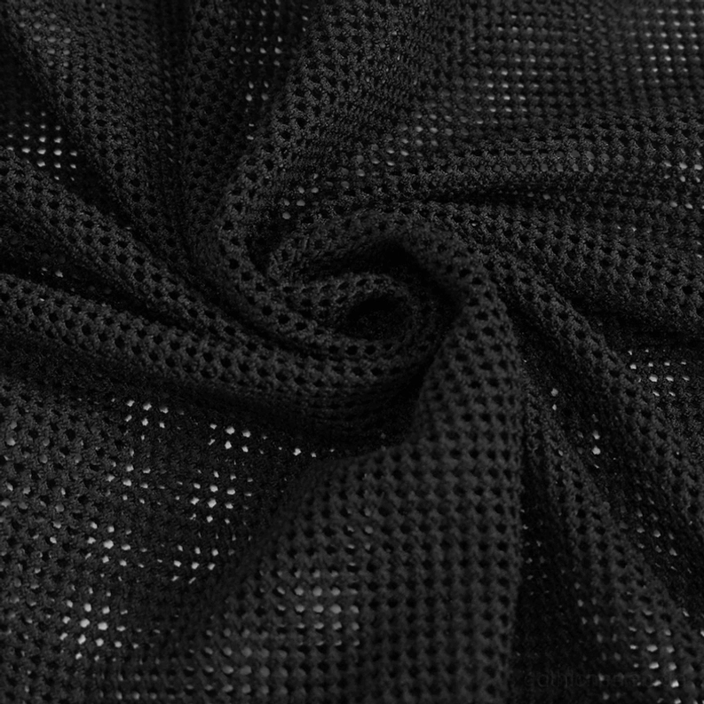 Schwarzes Mesh Stoff Muskelshirt zusammengekrümmt – zeigt weiches, biegsames Polyamid mit durchsichtiger Weave und natürlichen Faltenwurf des atmungsaktiven Tank Gewebe