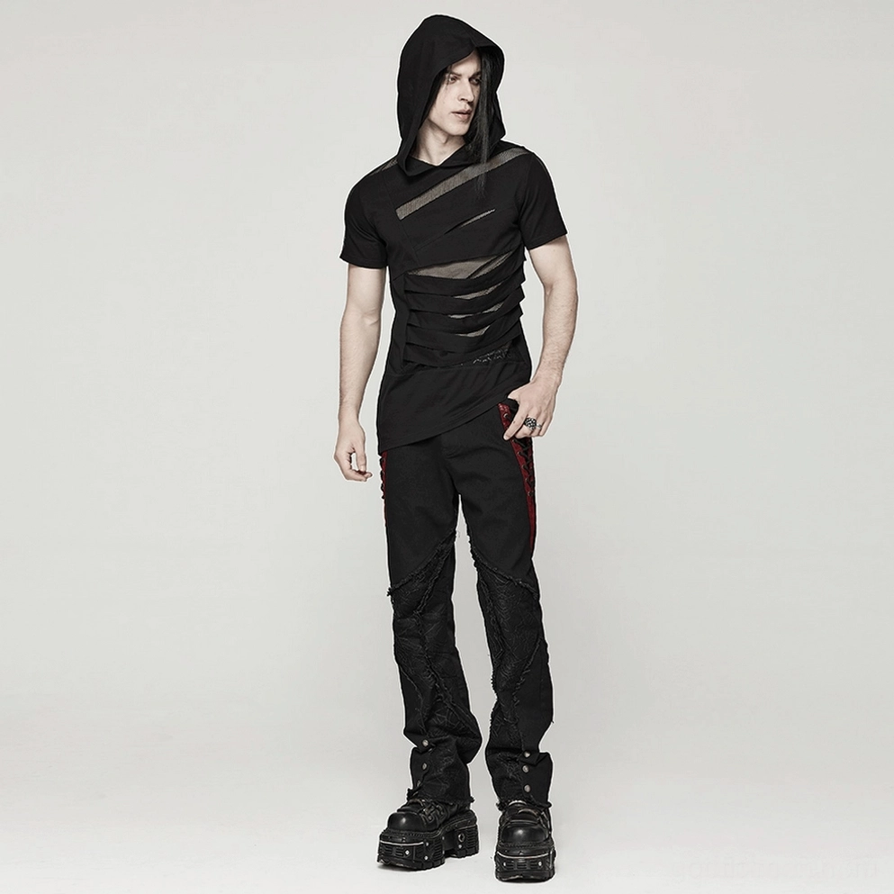 Schwarzes Mesh-Splicing Gothic Kapuzen-T-Shirt vollständige Silhouette auf männlichem Modell, komplettes Garment-View mit Kapuze und asymmetrischem Design