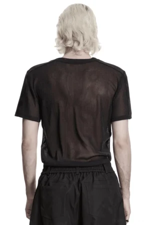 Schwarzes Mesh-Gothicshirt mit Schulterdetails von hinten - Rückenansicht auf männlichem Model zeigt durchsichtige Meshstruktur