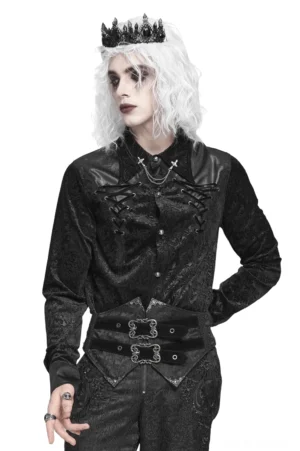 Schwarzes Samt Gothic Hemd mit Kunstleder-Schultern und metallösen Schnürverschluss vorne, Barock-Blumenmuster auf männlichem Model im Studio