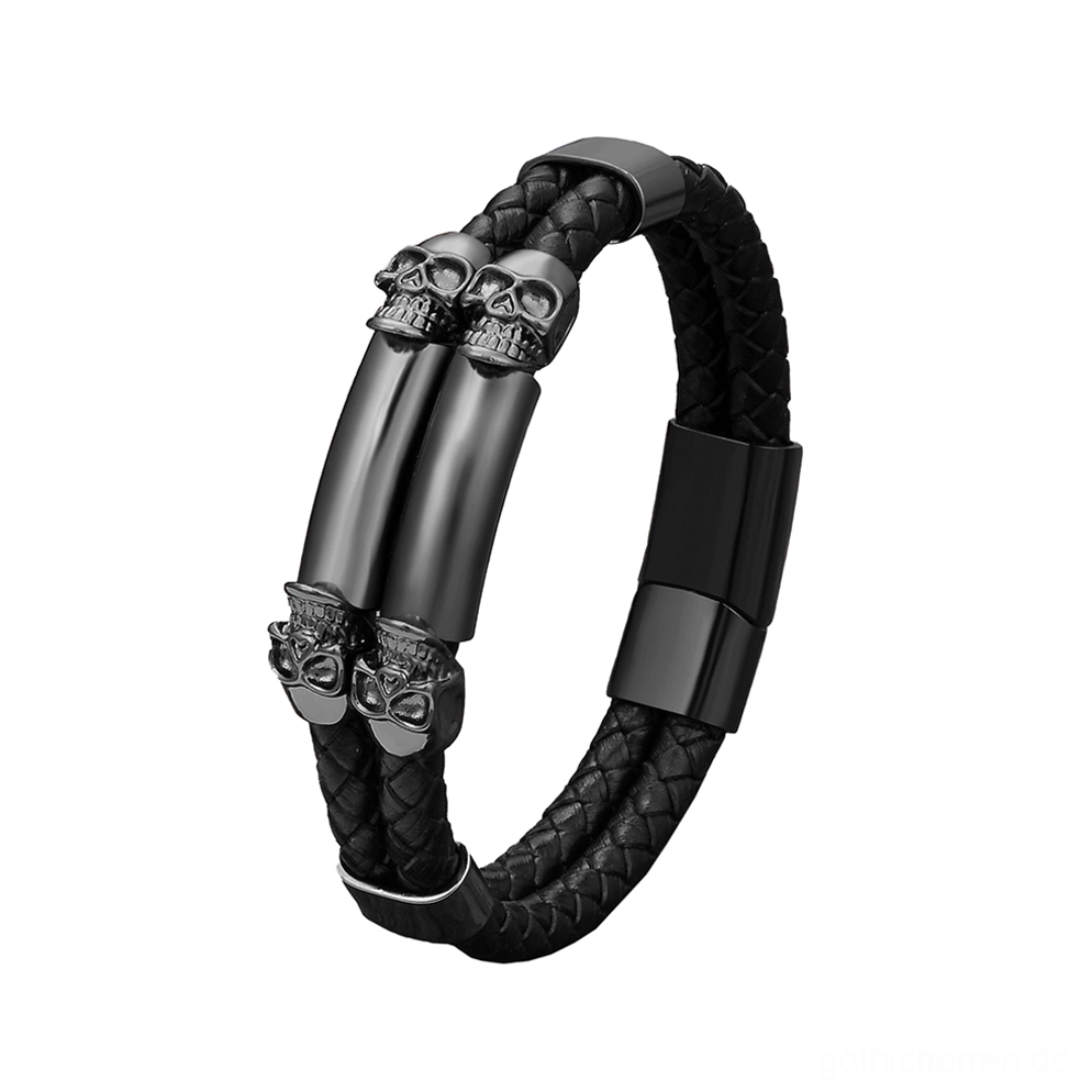 Mattes schwarzes Gothic-Totenkopf-Armband mit geflochtenem PU-Leder und magnetischem Edelstahl-Verschluss, Dreiviertelvorderansicht