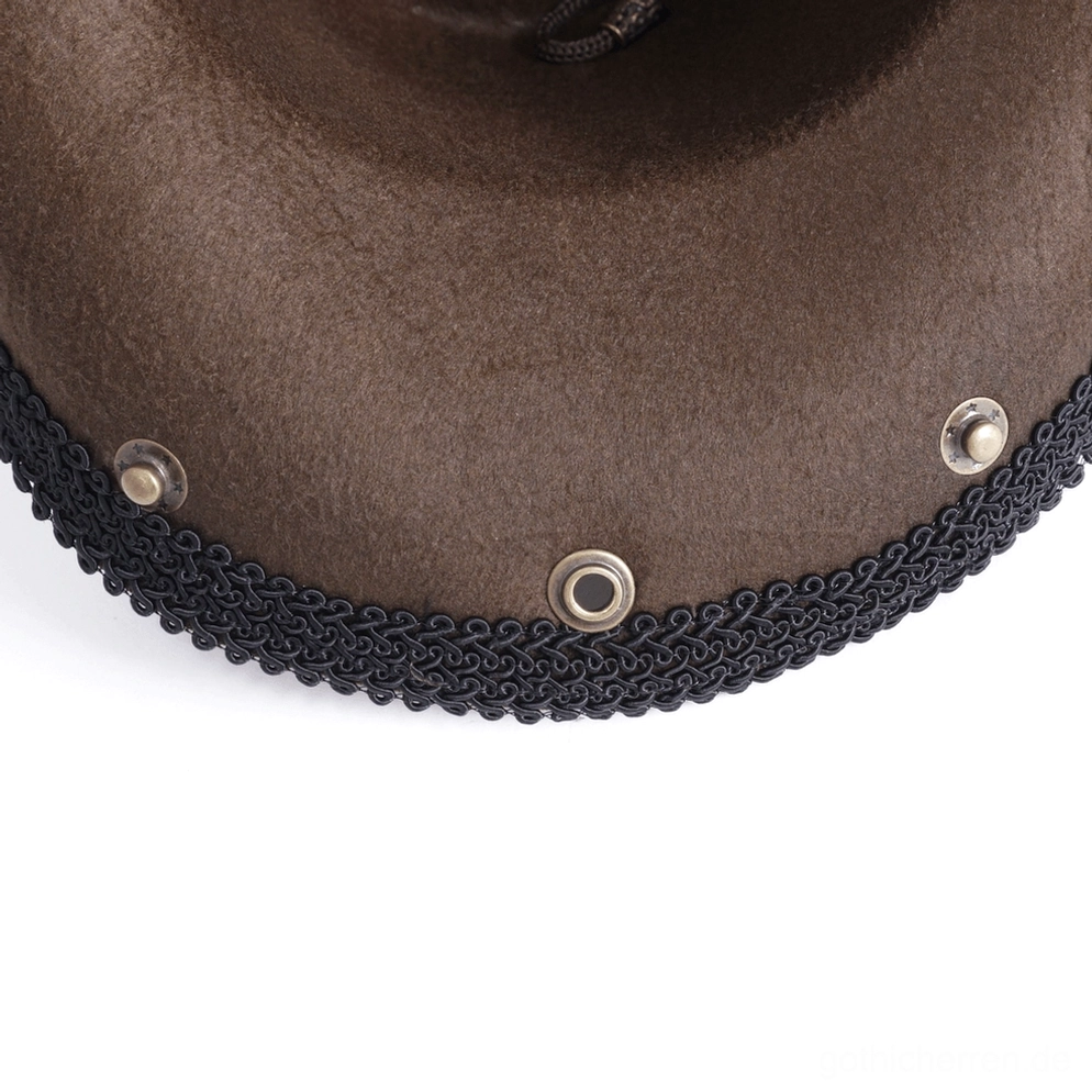 Steampunk Gothic Cowboyhut Krempe und Federverzierung architektonische Detailaufnahme mit Zahnradband