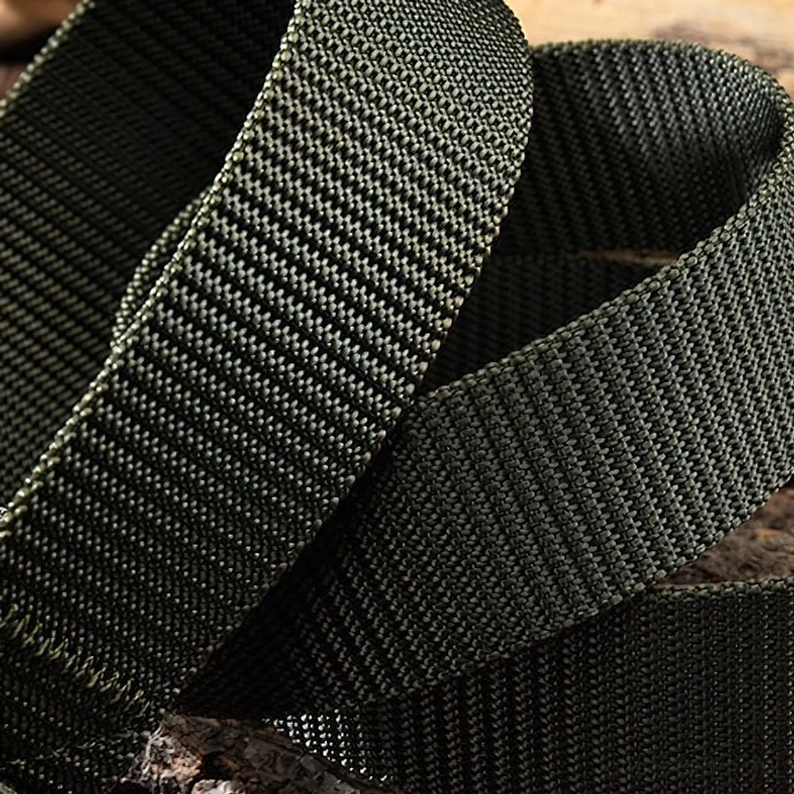Obsidian-Schwarz taktischer Nylon-Gürtel mit industrieller Ästhetik – Authentische Gothic-Accessoire für zeitgenössische Rebellische