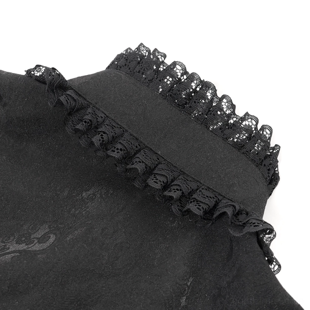 Nahaufnahme des rüschenverzogenen viktorianischen Spitzenkragens des Gothic-Hemdes mit geprelter Textur