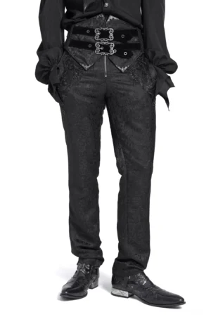 Viktorianische Gothic Jacquard Herren-Hose mit dualen Metallschnallen – komplette Vorderansicht auf Modell in schwarzer Gothic-Hose mit Tapered Fit